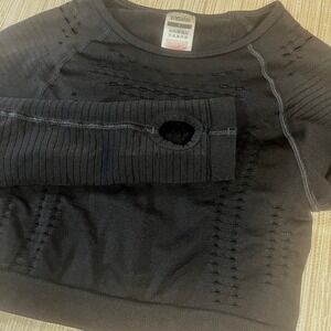 Gymshark Black Seamless Long Sleeve Cropped Workout Top Thumbholes Size S